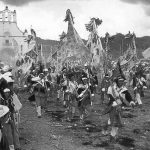 LOS HOMBRES QUE CAMINAN SOBRE EL FUEGO